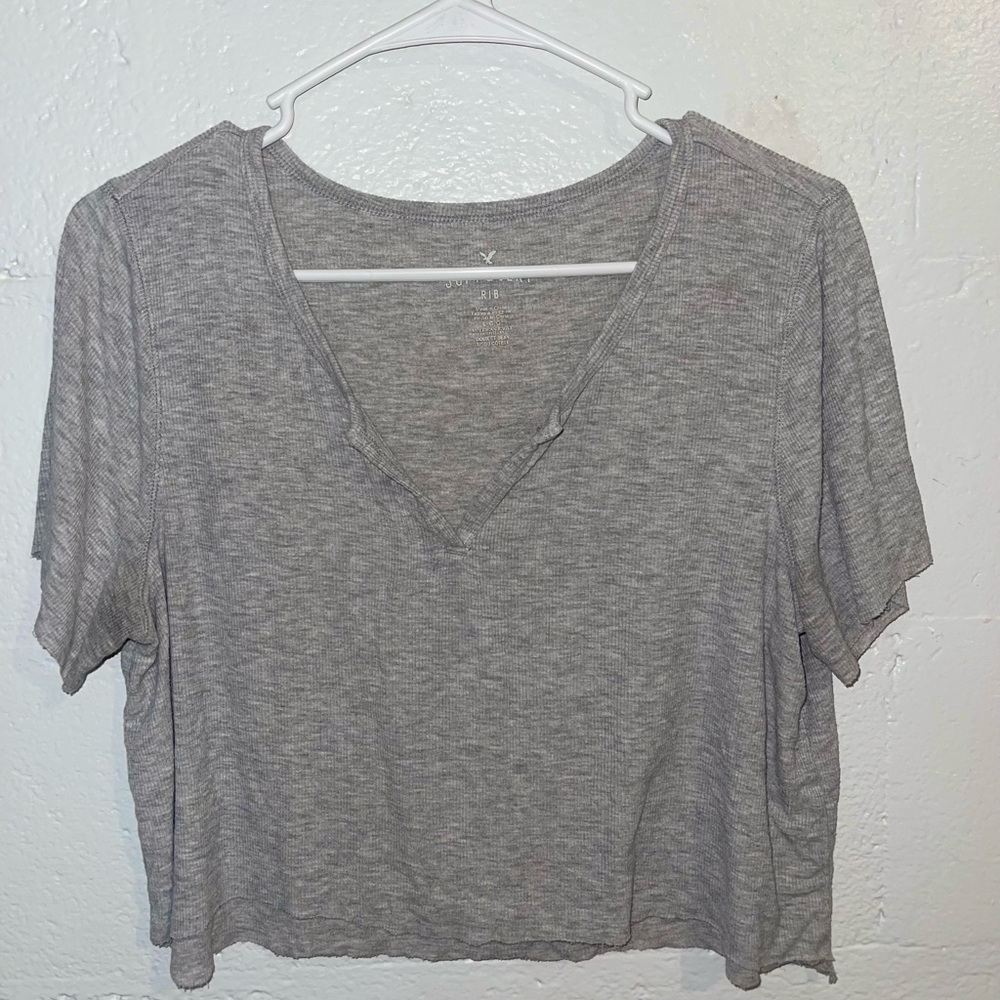 CROPPED GREY AMERICAN EAGLE TOP.